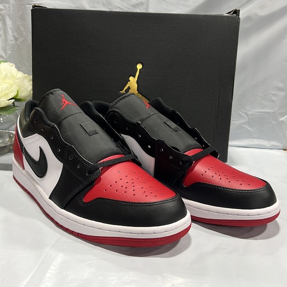 NIB - Men’s Air Jordan 1 Low, White/Black/Varsity Res - Size 13 - Picture 5 of 11